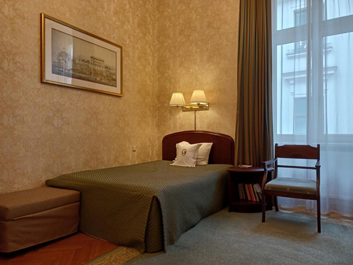 Single Room,1588045952:JPEG