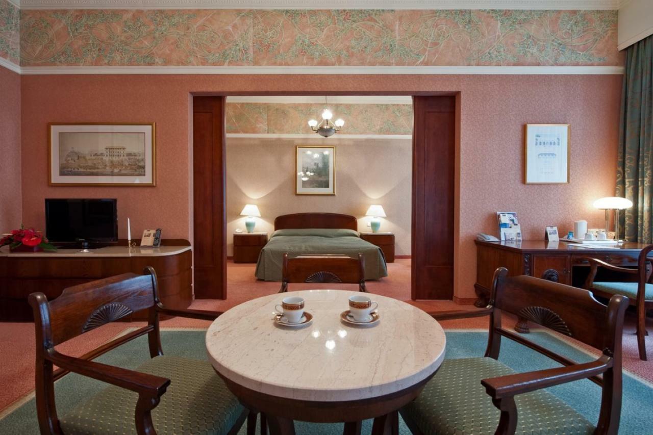Deluxe Apartment,1083805114:JPEG
